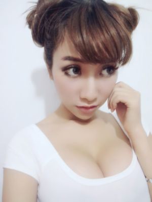黄色片一级免费看_BD英语在线播放
